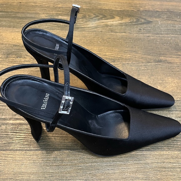 Vera Wang Vintage Black Satin Strappy Rounded Pointy Toe Heels Sz. 8.5 - Picture 4 of 10